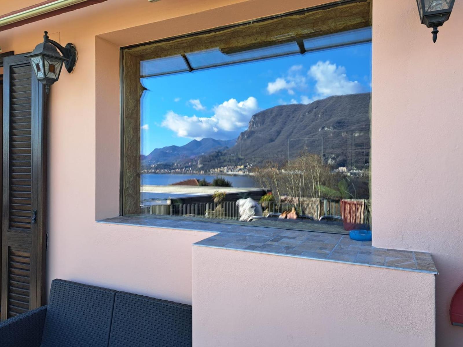 Le Rose Sul Lago Pescate Luaran gambar
